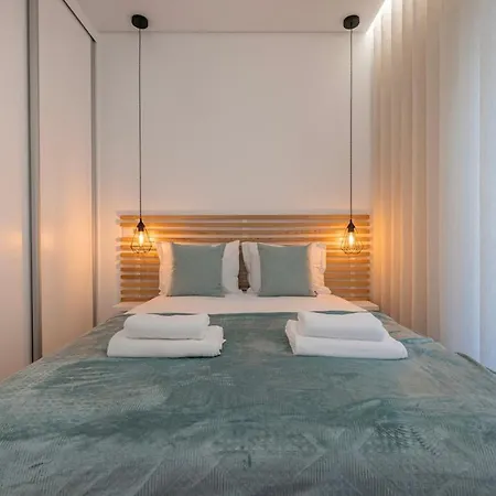 New By The Metro Appartement Lisboa